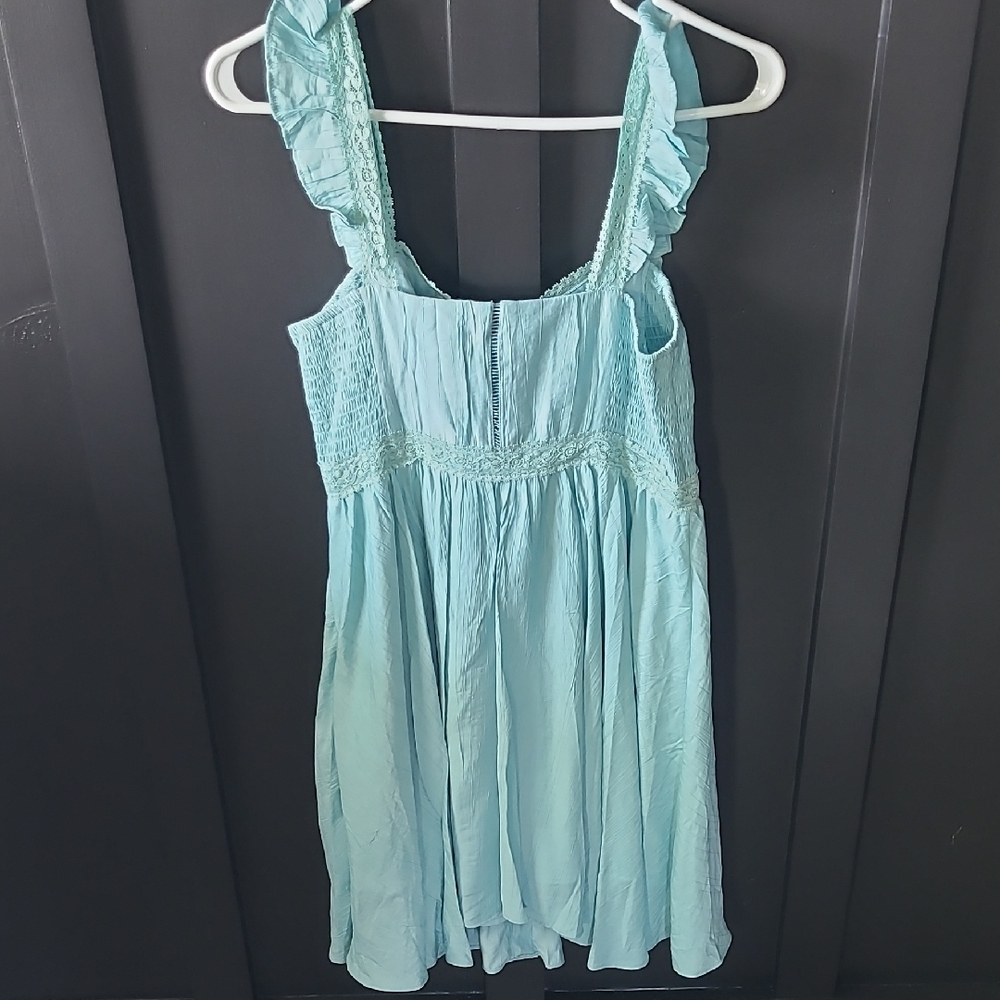 Pink Lily Lace Trimmed Seafoam Dress - Picture 2 of 6